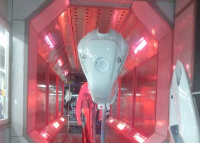 Horno continuo a gas infrarrojo para tanques en ensambladoras de motocicletas